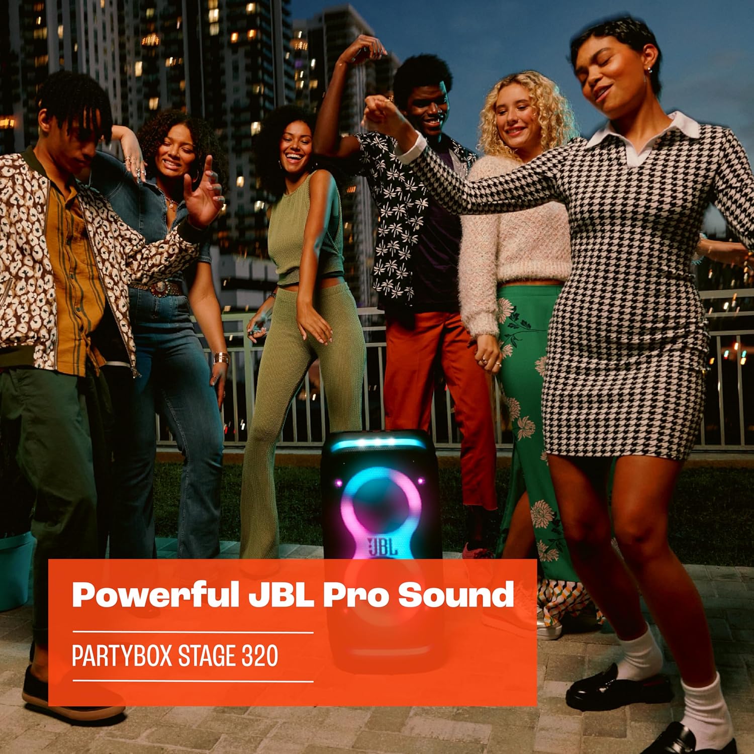 JBL Partybox Stage 320, Enceinte portable de soirée, roulettes et poignée télescopique intégrés, son JBL Pro, jeu de lumières, 18 heures d'autonomie, résistante aux éclaboussures IPX4, en noir – Image 4